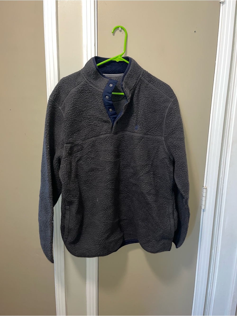 Izod Men's Charcoal Gray Zip-Up Fleece Pullover